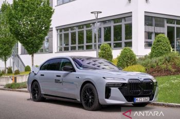 BMW i7 terbaru akan diluncurkan pada 22 April di China