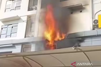 Gedung Satreskrim Polres Metro Jakbar terbakar