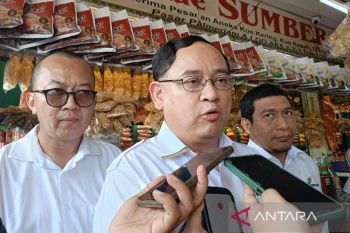 Tumpukan sampah Pasar Induk Kramat Jati ditargetkan tuntas Jumat besok