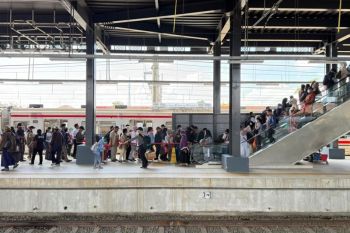 Elektrifikasi Jalur Perkuat Layanan Urban di Rangkasbitung, Bogor, dan Cikarang Line