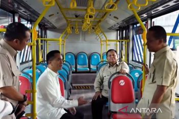 Tiba di Pabrik VKTR Magelang, Prabowo tinjau bus listrik Transjakarta