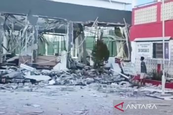 Gas explosion damages classrooms at Bogor elementary school