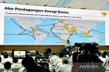 Kemarin, biaya haji turun hingga harga tiket pesawat ditahan tak naik