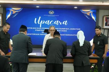 Kemenimipas lantik Kakanwil Ditjen Imigrasi Kepri &amp; Kepala Kantor Imigrasi Batam