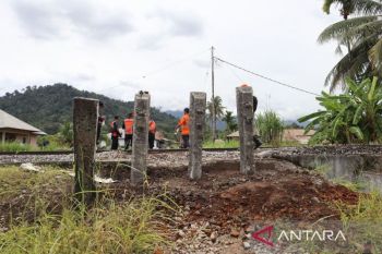 Tingkatkan keselamatan, KAI Divre II Sumbar tutup perlintasan sebidang liar di Paulimah--Indarung