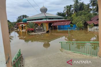 Pemkot Bengkulu dirikan posko kesehatan di sejumlah lokasi banjir