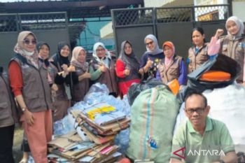 Sistem jemput bola bank sampah mudahkan warga pilah sampah