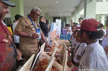 Bupati John Rettob: Freeport penggerak penting perekonomian Mimika