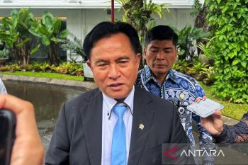 Menteri Yusril tiba di Istana hadiri sumpah jabatan hakim MK baru