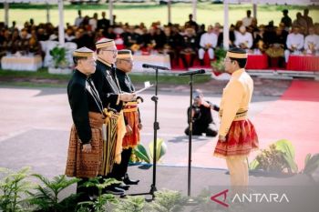 Puncak HUT ke-211 Dompu, Bupati terima gelar kehormatan dan teguhkan identitas suku