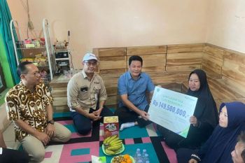 Bupati Subandi serahkan santunan BPJS Ketenagakerjaan pengemudi daring