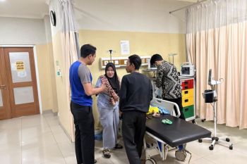 Polda Banten evakuasi balita demam tinggi ke rumah sakit