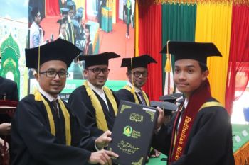 Dayah darul quran Aceh wisuda 74 santri, 51 sudah khatam 30 juz Al Quran