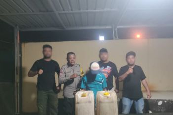 Polisi sita 50 liter miras ilegal jenis cap tikus di Ternate Utara