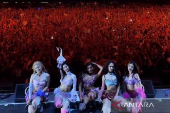 KATSEYE debut di Coachella tanpa Manon Bannerman