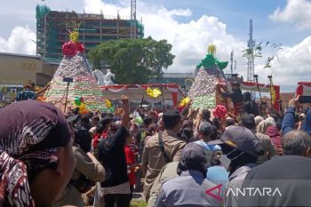 Gerebek Getuk di Kota Magelang, ribuan warga turut serta