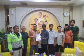 Wakil Ketua DPRD Surabaya terima aduan warga Gunung Anyar