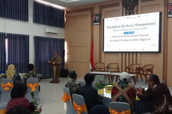 Balai Besar Batik menggandeng Pemda DIY latih kompetensi perajin batik