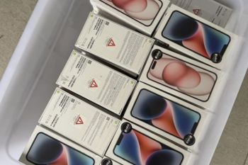 Beacukai Batam gagalkan penyelundupan 337 unit handphone di pelabuhan