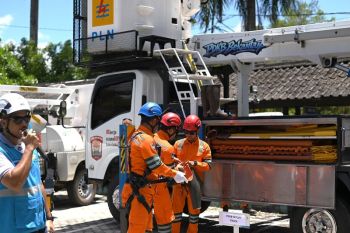 PLN UID Kalselteng gelar peralatan siaga kelistrikan bersama media tunjukkan kesiapan layanan