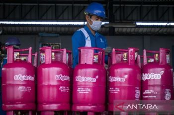 Terpopuler, Indonesia setop impor solar mulai 1 Juli hingga LPG naik
