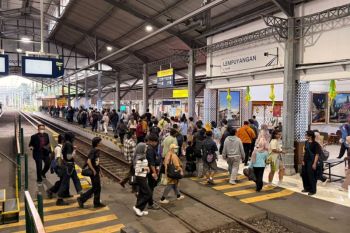 Kereta ekonomi kerakyatan layani 18.096 penumpang dalam 1 bulan beroperasi