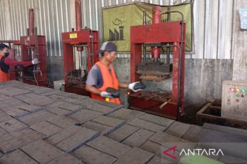 Banyumas menyulam asa dari tumpukan sampah