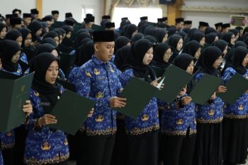 Sebanyak 240 pejabat fungsional dilantik, Sekda tekankan disiplin dan kinerja ASN