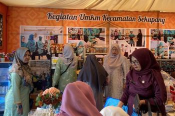 Pemkot Batam salurkan Rp785 juta dana bergulir untuk delapan pelaku usaha mikro