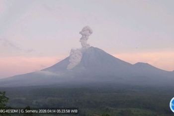 Mount Semeru erupts, sends pyroclastic flows 3 km