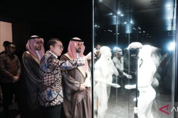 Fadli Zon tunjukkan kekayaan budaya Nusantara ke pejabat Arab Saudi