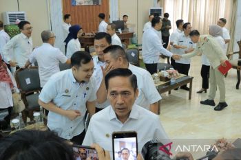 Ratu Dewa perintahkan camat "turun gunung" ajari warga soal kebersihan