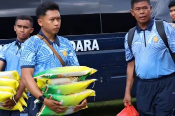 Lanud salurkan sembako ke Panti Asuhan pada HUT TNI AU