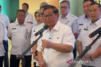 Pramono berikan sanksi Lurah Kalisari dibebastugaskan imbas kasus foto AI di JAKI