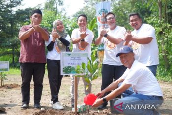 Kelompok tani di Klaten lakukan gerakan tanam pohon produktif