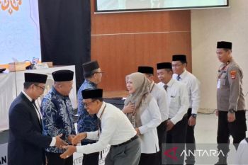 121 petugas haji daerah di Embarkasi Banjarmasin dikukuhkan