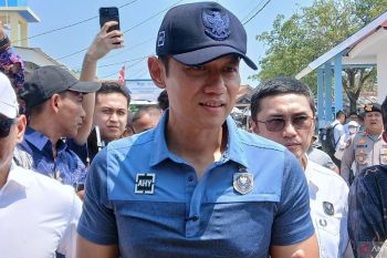 AHY dukung pengembangan dermaga hingga pabrik es di Kampung Nelayan