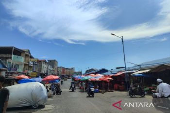 Pemkot Bengkulu pasang 17 lampu penerangan di Pasar Panorama