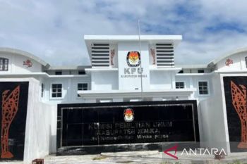 KPU Mimika kembalikan sebagian uang temuan BPK ke kas negara