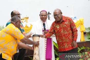 Mgr Bernardus  Baru: Lokakarya memontum perkuat sinergi bangun pendidikan