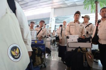 Sebanyak 460 petugas haji diberangkatkan ke Tanah Suci