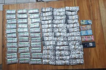 Polisi Gerebek Gudang Obat Ilegal di Cirebon