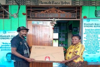 Pemprov Papua hadirkan internet bagi Rumah Baca di Kampung Yoboi