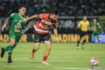 Madura United bungkam Persebaya 2-1