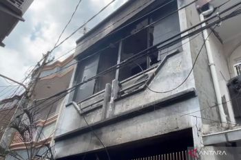 Teralis jadi kendala petugas padamkan kebakaran tewaskan keluarga