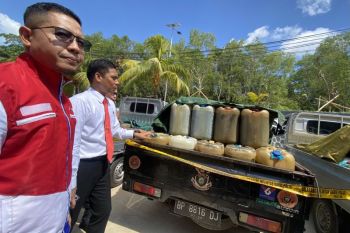 Polisi tangkap tiga pelaku penyalahgunaan BBM subsidi di Batam