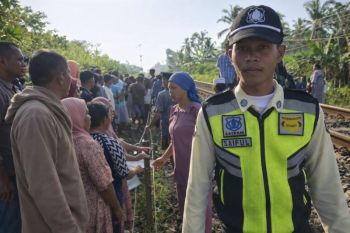 KAI Daop Jember ingatkan bahaya beraktivitas di sekitar rel kereta api