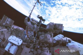 Astronot Shenzhou-21 tuntaskan rangkaian "spacewalk" ketiga