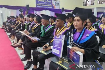 Rektor UNITRI ingatkan wisudawan terlibat aktif memajukan pembangunan