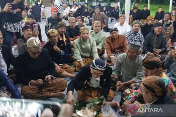 Rencana pemasangan Catra di Borobudur dalam pembahasan